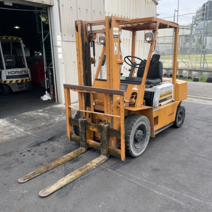 XE NÂNG 2.5 TẤN DẦU NHẬT BÃI - KOMATSU FD25-8