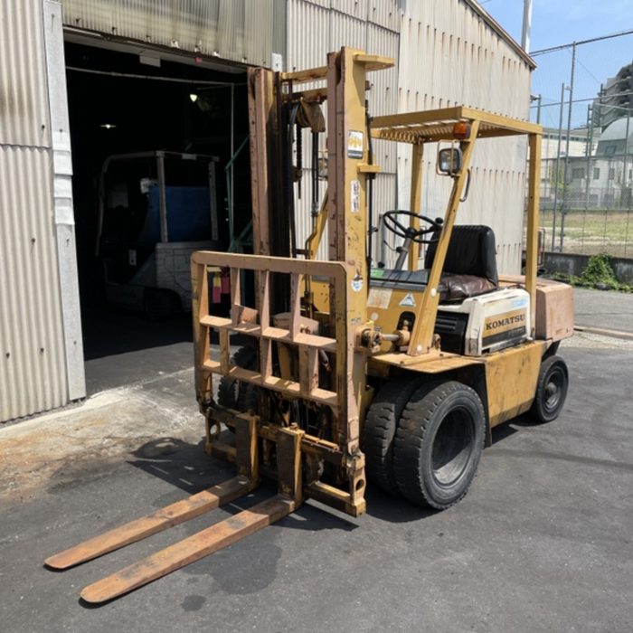 XE NÂNG 2.5 TẤN DẦU NHẬT BÃI - KOMATSU FD25-10