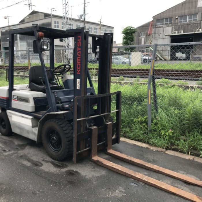 XE NÂNG 2.5 TẤN DẦU NHẬT BÃI - KOMATSU FD25-11