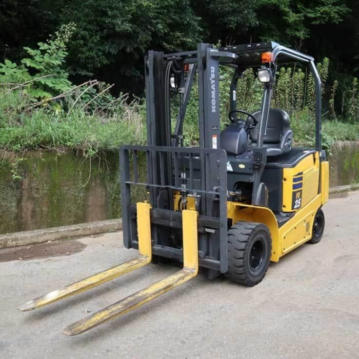 XE NÂNG 2.5 TẤN ĐIỆN NGỒI - KOMATSU FE25-1