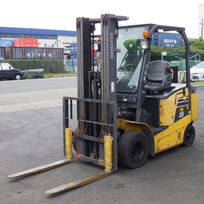 XE NÂNG 2.5 TẤN ĐIỆN NGỒI - KOMATSU FB25-12
